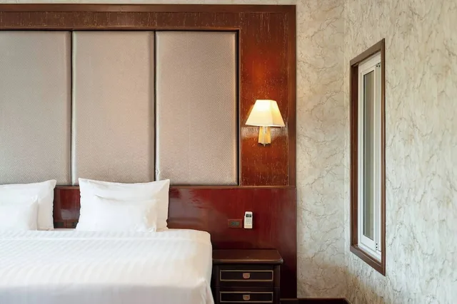 Junior, Double Bed, Erawan Hotel 8/9