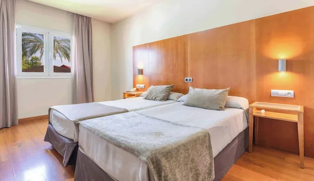 غرفة بسرير مزدوج، Camino de Granada 1/10