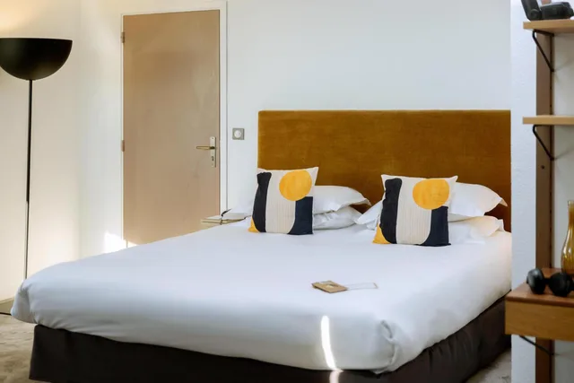جناح جونيور بسرير كينج مع أريكة، Best Western Le Galice Aix Centre-ville 3/8