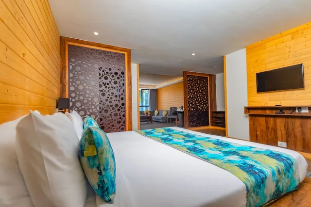 Deluxe, Suite, Double Bed, Yashshree Sanderling 10/10
