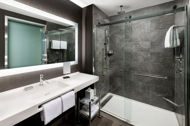 غرفة قياسية بسريرين كوين، AC Hotel by Marriott Bethesda Downtown 2/2