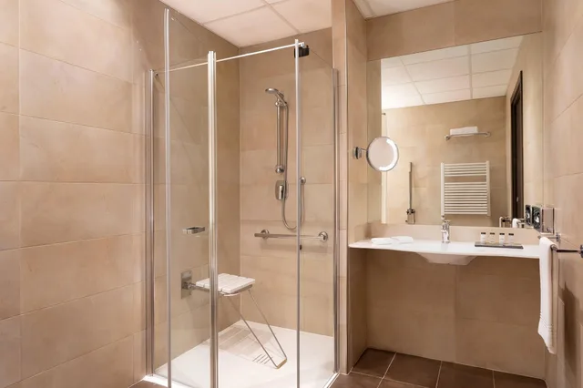 غرفة كلاسيكية بسرير مزدوج، Sheraton Milan Malpensa Airport Hotel & Conference Centre 5/5