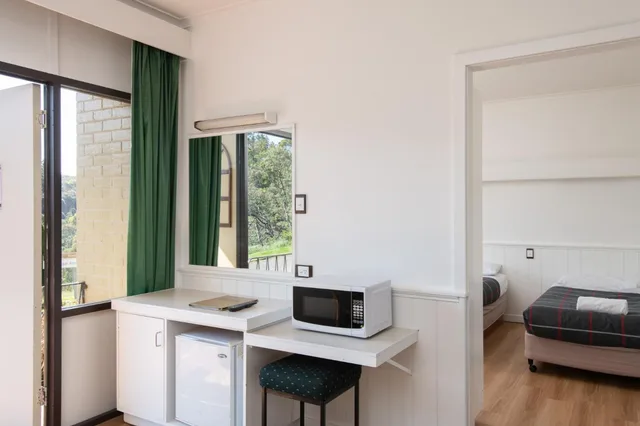 غرفة عائلية بغرفة نوم واحدة، Village Family Motor Inn 5/6