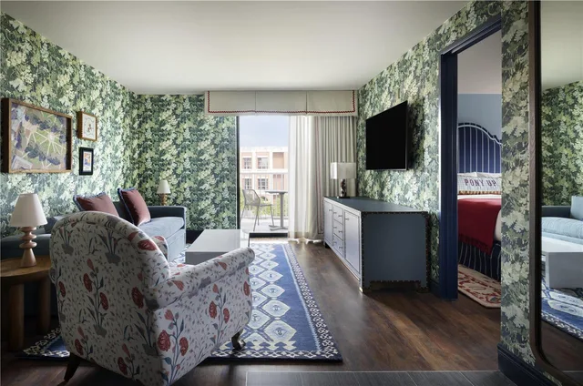 Graduate, Suite, King Bed, University View، Graduate by Hilton Dallas 1/2