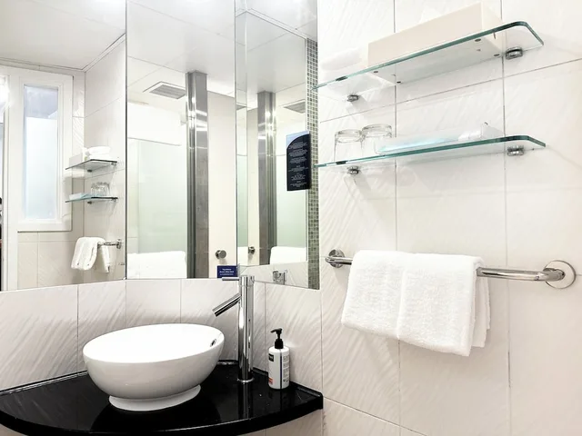 Standard, Twin Beds, Holiday Inn Express Causeway Bay Hong Kong 7/8