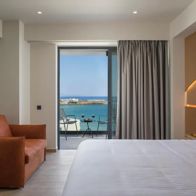 غرفة ثلاثية بإطلالة على البحر، Hyperion City Hotel & Spa 2/10