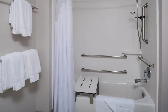 جناح بسريرين كينج لذوي الإعاقة، Holiday Inn Express And Suites Ruston 2/2