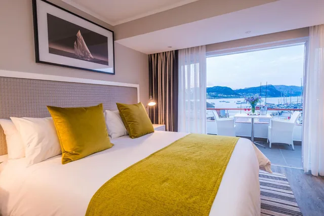 غرفة ديلوكس بسرير مزدوج أو سريرين منفصلين بشرفة، Simon's Town Quayside Hotel 1/10