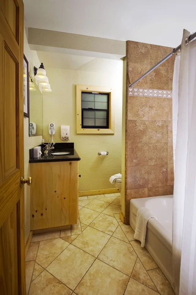 Studio, Cabin, Queen Bed, Kitchen، Zephyr Cove Resort 3/3