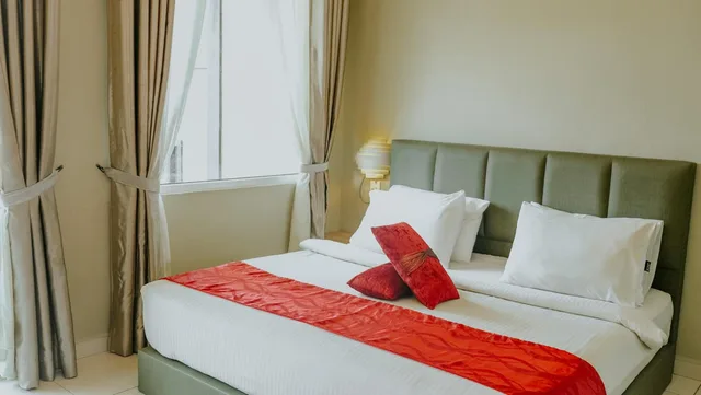 غرفة بسرير كوين بشرفة، Destini Akef Villa 5/8