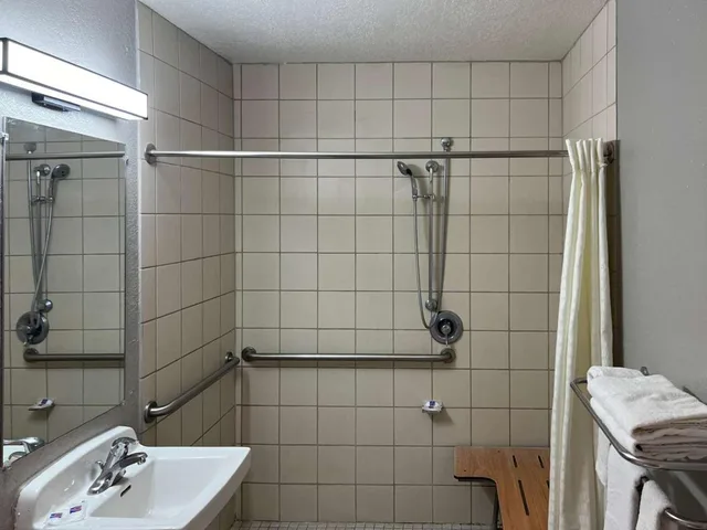 غرفة بسرير كوين لذوي الإعاقة، Motel6 Odessa 10/10