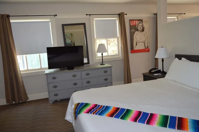 غرفة بريميوم بسرير كينج، Palm Canyon Hotel and RV Resort 3/3