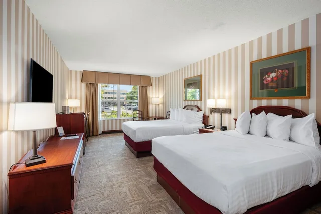 Standard, 2 Queen Beds, No View, Bayshore Resort 1/10