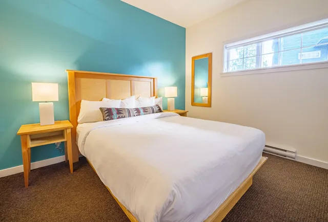 جناح، Waters Edge Shoreside Suites 1/3