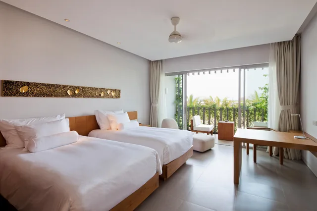 Double Bed, NAMAN RETREAT 1/2