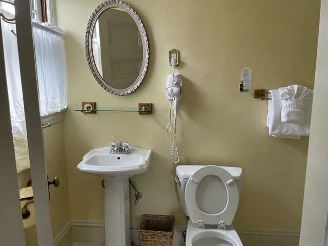 غرفة بسرير كينج، Moseley Cottage Inn and Town Motel 3/4