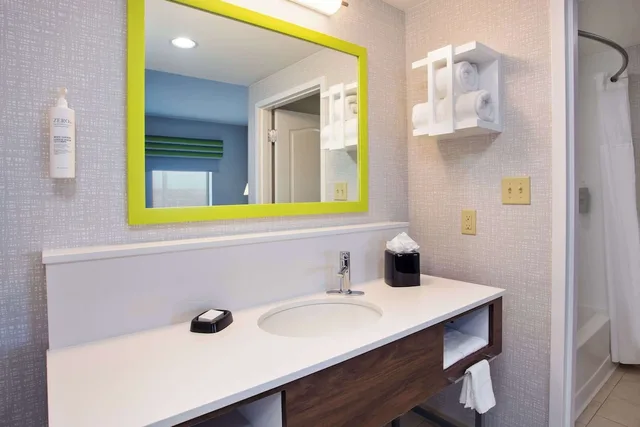 غرفة بسريرين كوين مع أريكة، Hampton Inn & Suites Athens-I-65 (Huntsville Area) 5/8