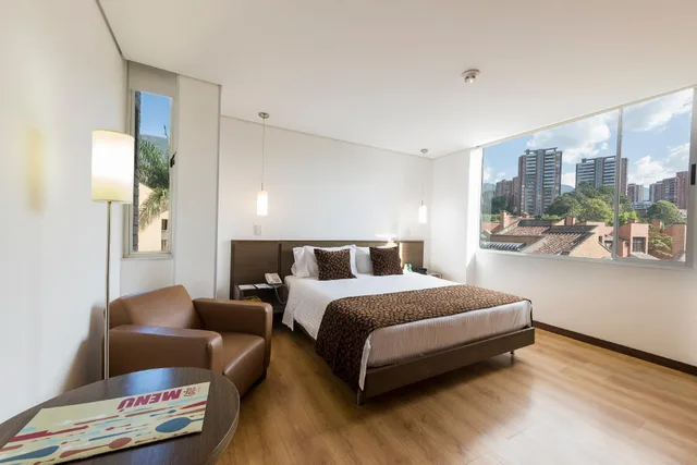 سكن مشترك مختلط قياسي، Hotel Poblado Alejandria 1/1