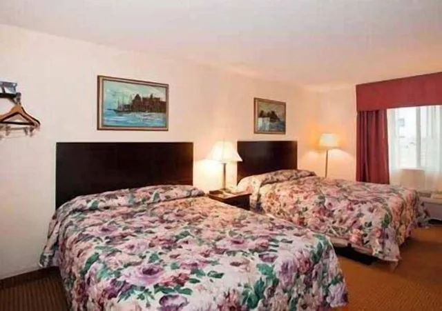 غرفة قياسية بسريرين كوين، Econo Lodge Lexington, NE 3/5