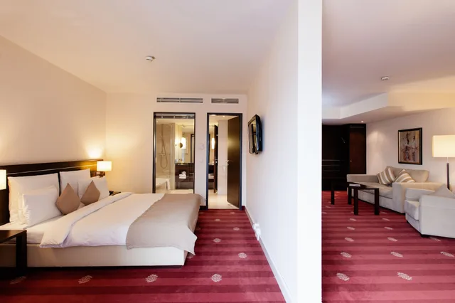 جناح جونيور بسرير كوين، Hotel Vier Jahreszeiten Starnberg 1/4