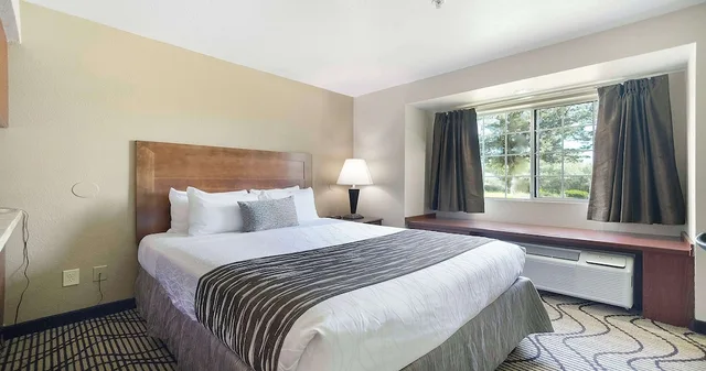 غرفة قياسية بسريرين كوين، Surestay Plus Hotel By Best Western Rocklin 1/8