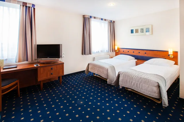 Standard, Twin Beds, Qubus Hotel Glogow 3/7