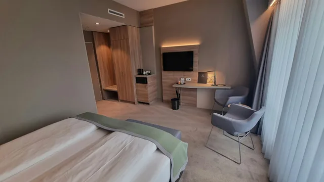 Superior, Double or Twin Bed, Hotel Panorama Hamburg-Harburg 2/6