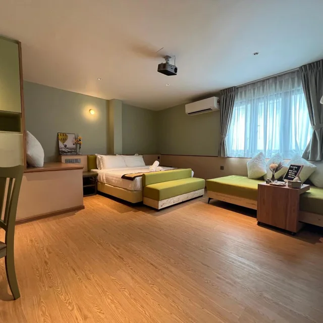 جناح استوديو بريميير ديلوكس بحوض استحمام، Swiss Heritage Boutique Hotel Jonker Street Melaka 4/8