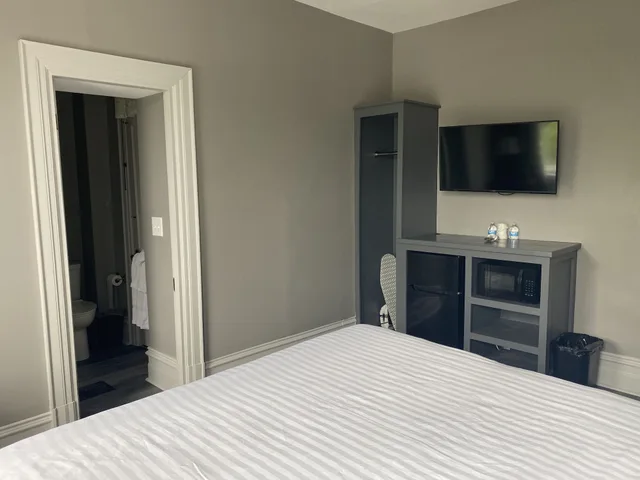 غرفة قياسية بسرير كينج، Captain Wohlt Inn Bed Breakfast 1/6