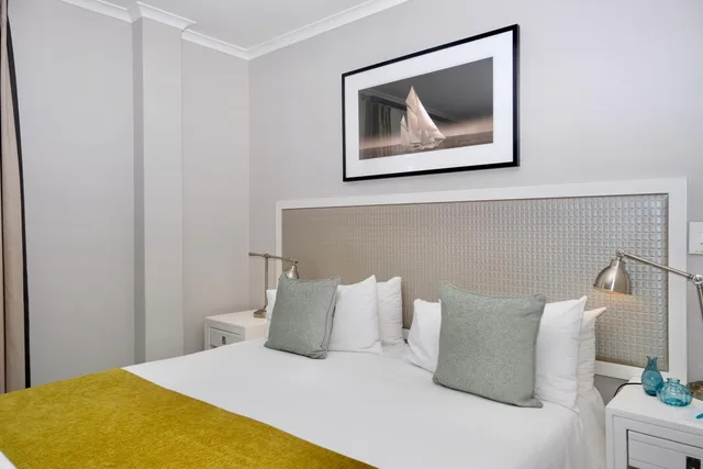 غرفة فاخرة بسرير مزدوج أو سريرين منفصلين بإطلالة على الجبل، Simon's Town Quayside Hotel 5/10