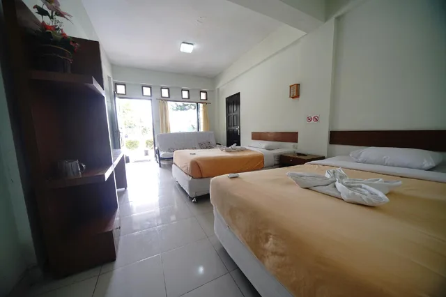 Deluxe, Lake View, Pandu Lakeside Hotel Parapat - Toba Lake 1/2