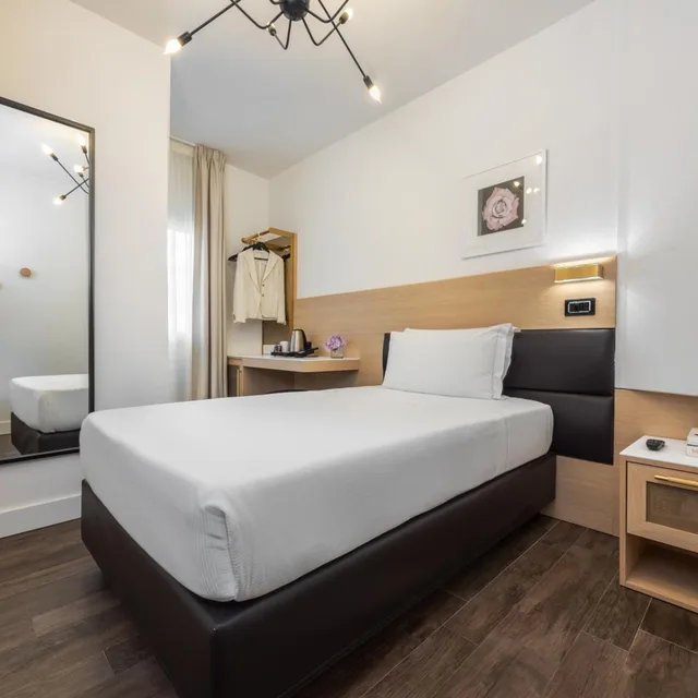 غرفة مفردة، Hotel Globus 1/11