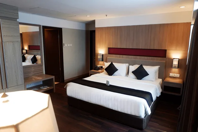 جناح ملكي، eL Hotel Bandung 2/3