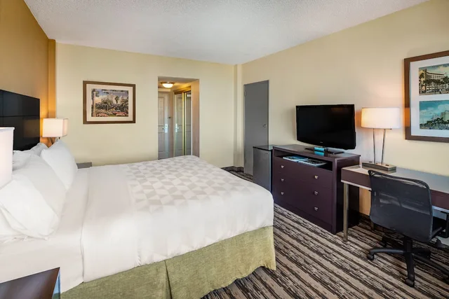 غرفة قياسية بسرير كينج، Holiday Inn Port of Miami Downtown Hotel 1/2