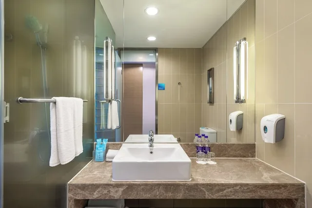 غرفة قياسية بسريرين منفصلين، Holiday Inn Express Beijing Yizhaung 4/4