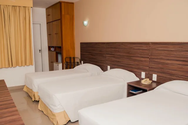 غرفة ثلاثية، ABBA HOTEL 2/3