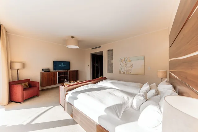 Room, King Bed, with View, THE GRAND Ahrenshoop 2/3