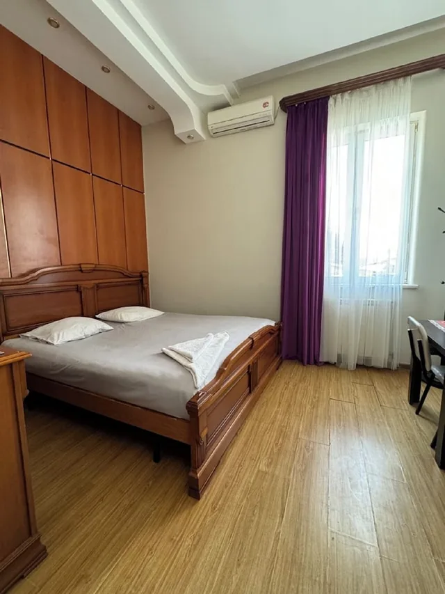 غرفة قياسية بسريرين منفصلين، Bella Hotel 1/10