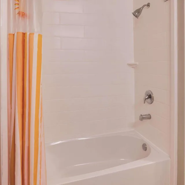 غرفة قياسية بسريرين كوين، La Quinta Inn & Suites by Wyndham Philadelphia Airport 5/5
