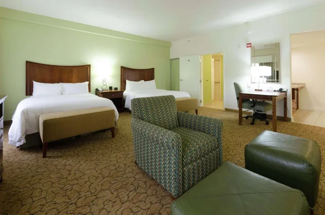 Studio, 2 Queen Beds, Kitchenette, Bathtub, Hampton Inn Hickory 4/6