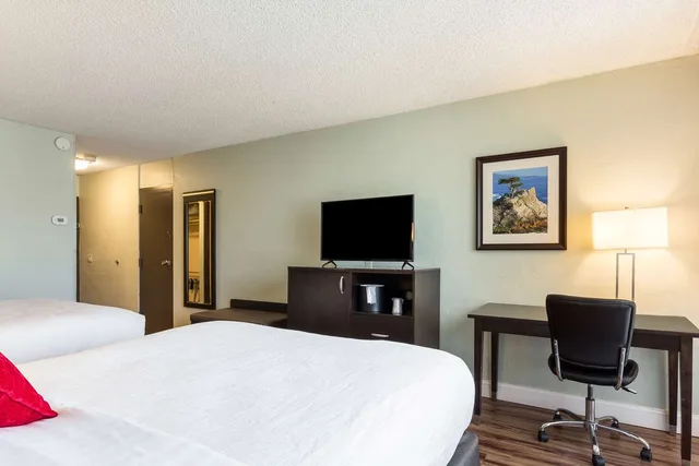 غرفة بسريرين مزدوجين لذوي الإعاقة، Red Lion Hotel Monterey 1/3