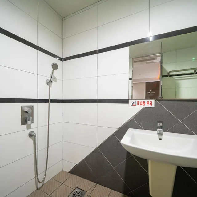 Deluxe, King Bed, Ava Hotel Changwon 6/7