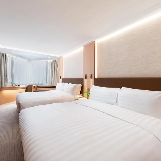 Newly Renovated Non-Smoking City View Family Room with Two Queen Bed، The Kimberley Hotel Hong Kong 4/7