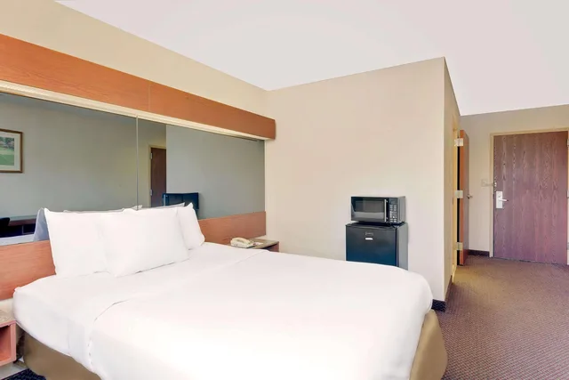جناح، Microtel Inn And Suites Augusta 2/2