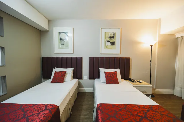 غرفة ديلوكس ثلاثية، Hotel Victoria Villa Curitiba By Nacional Inn 1/5
