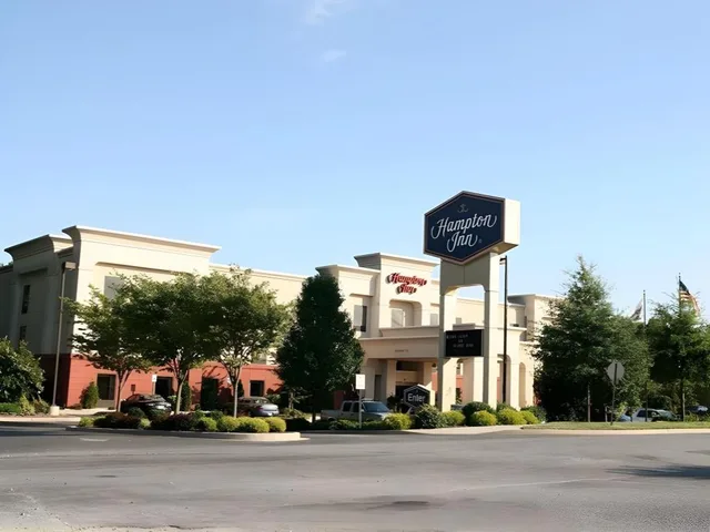 Room, King Bed, Sofa, Hampton Inn Elkton Md 1/1