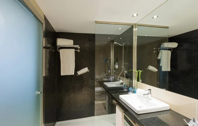 غرفة ثلاثية، Hotel Cadiz Paseo Del Mar Affiliated By Melia 9/10