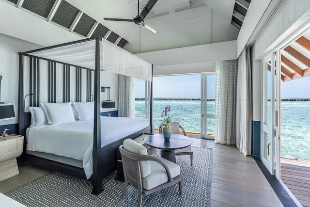 3 Bedrooms, Sunrise, Water, Suite, Twin Beds, 2 King Beds، Four Seasons Resort Maldives at Landaa Giraavaru 1/3