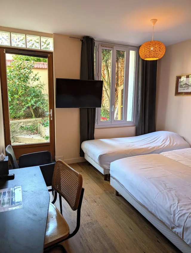 غرفة ثلاثية بسرير مزدوج وسرير فردي، HOTEL D'ANGLETERRE 5/10