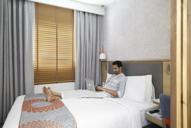 جناح بسرير كوين، Holiday Inn Express Hyderabad Banjara Hills 2/4